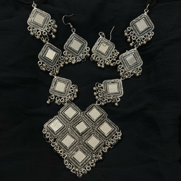 Oxidized mirror necklace with earrings - Picture 1 of 2